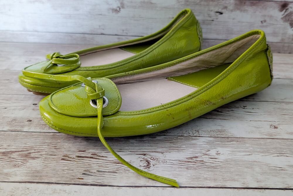 Michael Kors Flats - Green Flats Size 6.5 M - Leather Upper - Cosmetic Issues